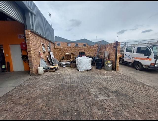 300M² FACTORY FOR SALE IN ANDERBOLT